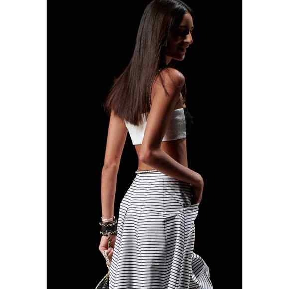 Chanel 22S Runway Black White Gold Chain CC Logo Stretch Cotton Crepe Top Bra 36 - Picture 10 of 12